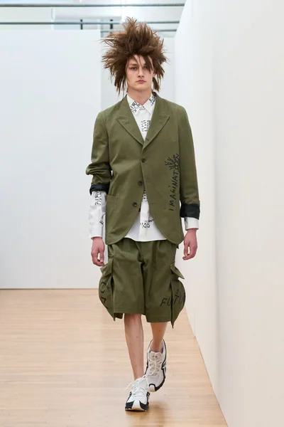 Look 4